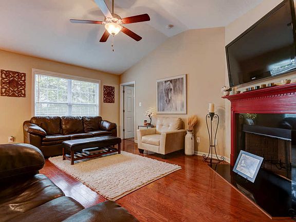 2nd image of 1747 Thebes Ln
