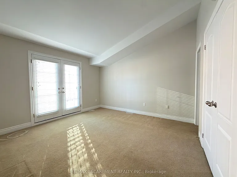 2085 Pine St — Photo 17