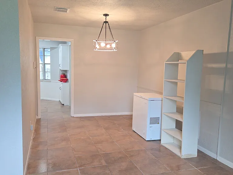 330 Ballantrae Ln — Photo 6