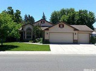 18450 E Laurin Dr, Linden, CA 95236