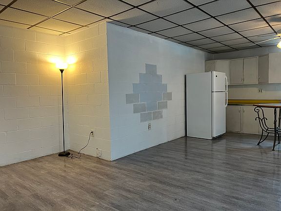 3rd image of 1536 Davis Ave #B3