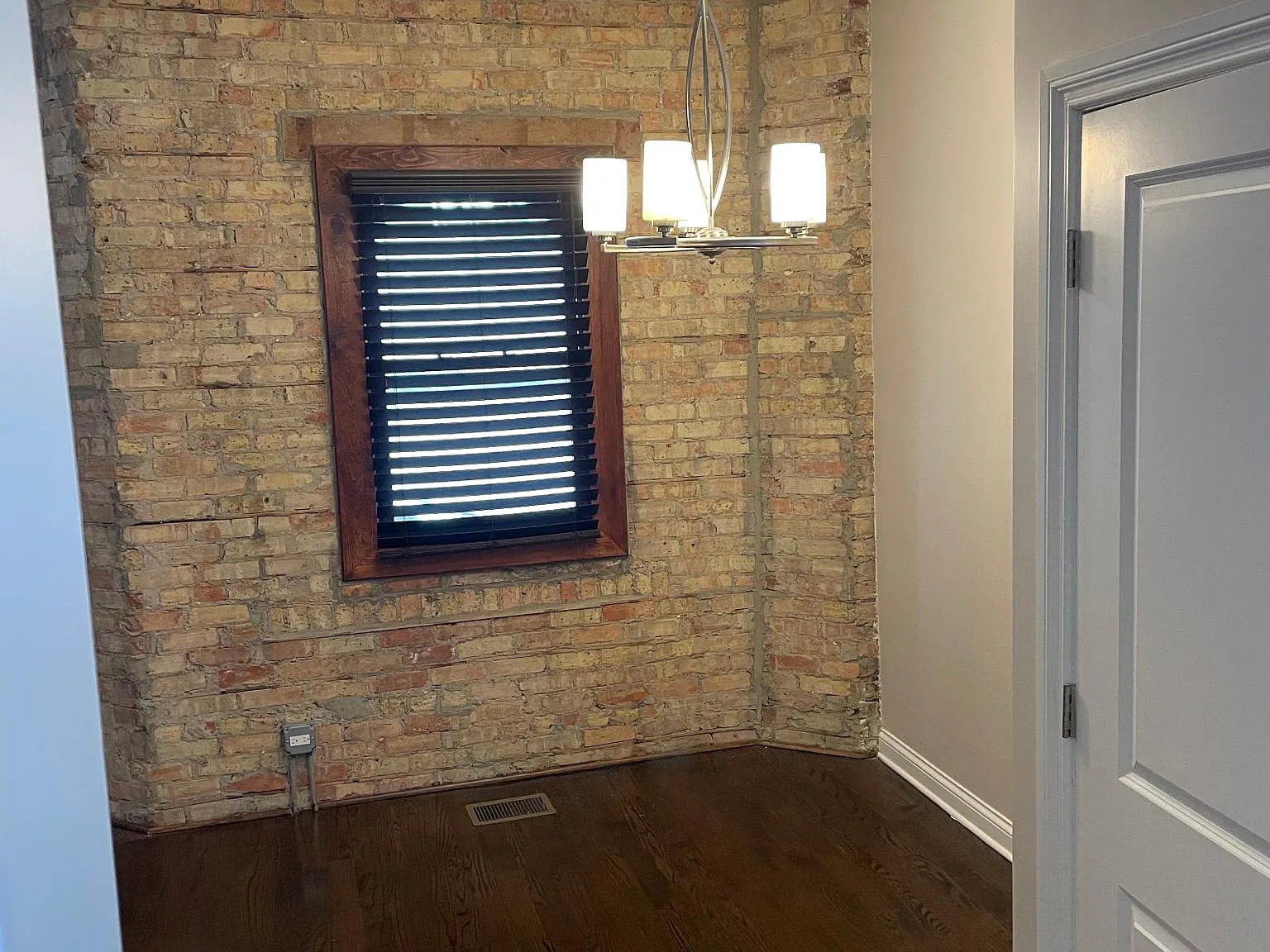2 bed, 1200 sqft, $3,300 — Photo 4