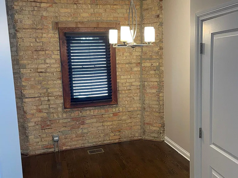 1756 W Montrose Ave #1 — Photo 4