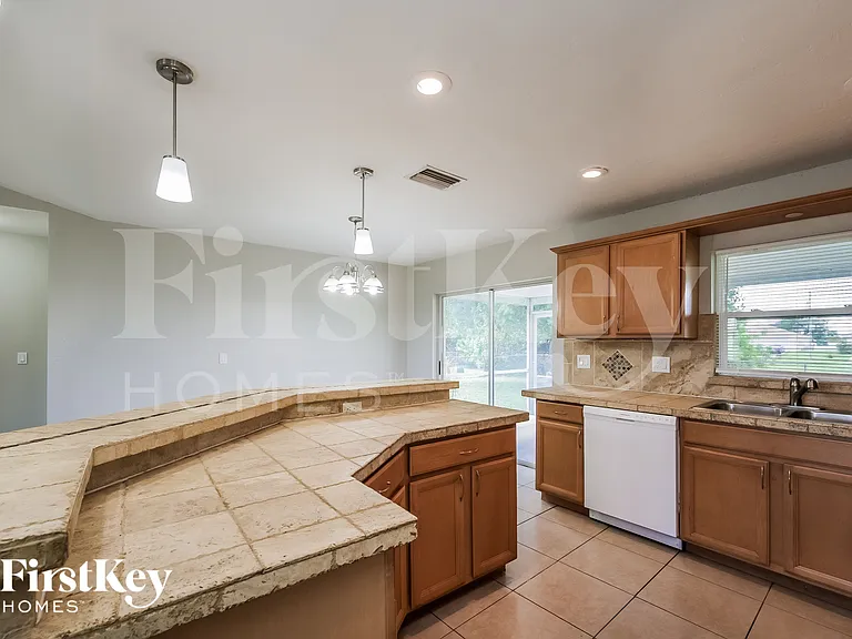 2225 Tropicana Pkwy W — Photo 9