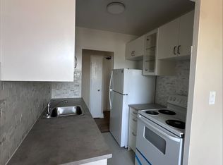 972 Eglinton Ave E #605, Toronto, ON M4G 2L9