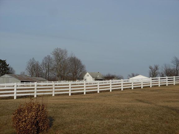 3rd image of 8270 N Farm Road 123