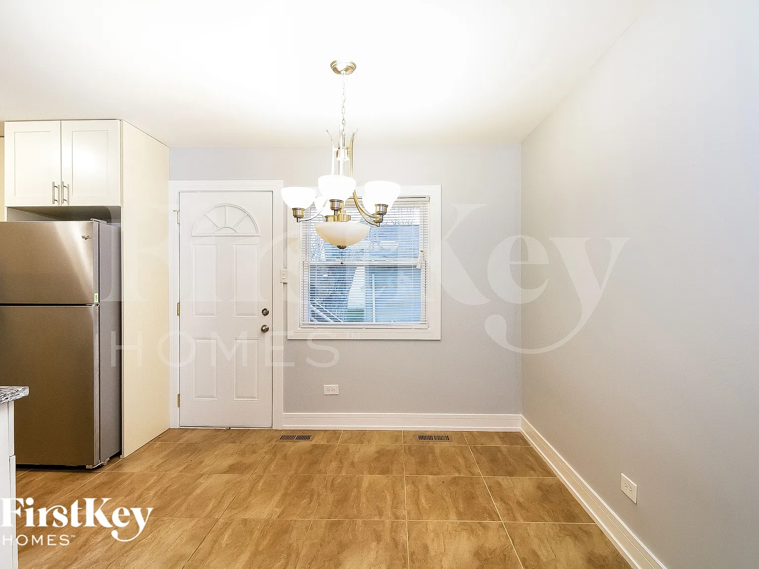 4 bed, 2.0 bath, 1900 sqft, $3,000 — Photo 4