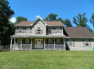 104 Bon Sher Dr, Tannersville, PA 18372