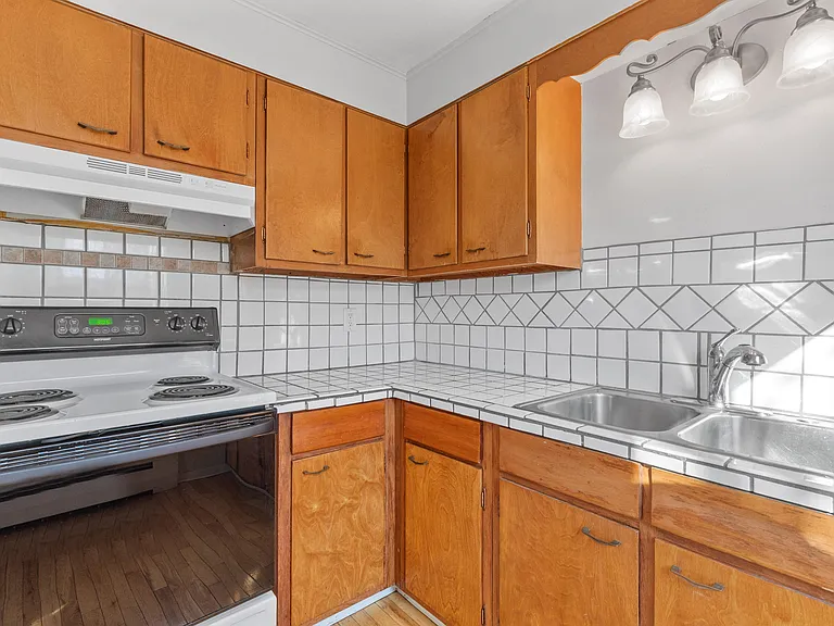 1302 Milwaukee St — Photo 13