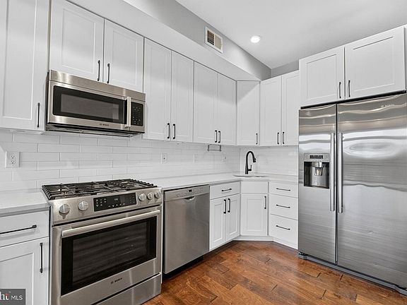 3rd image of 1101 Fern St NW Unit 301