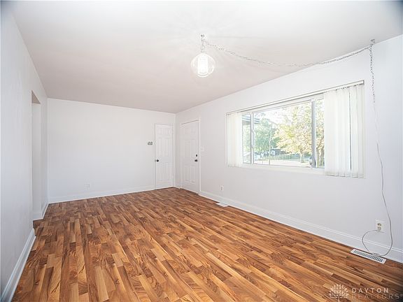 2nd image of 5524 Glendell Dr