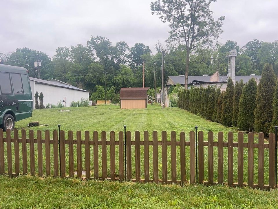 2nd image of 558 Monroe Ave