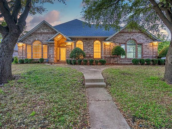 2nd image of 2613 Briargrove Dr