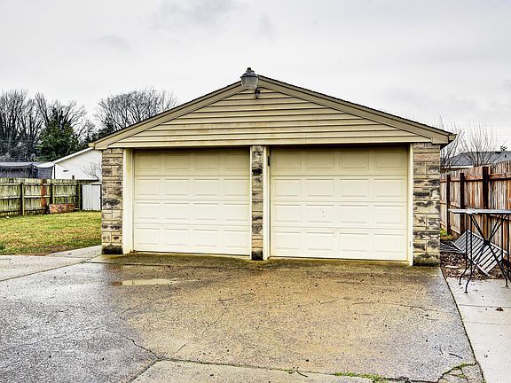 2nd image of 7810 Trillium Dr