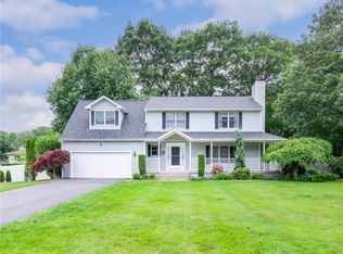 63 Derbyshire Dr, Cranston, RI 02921
