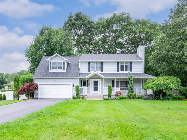 63 Derbyshire Dr, Cranston, RI 02921