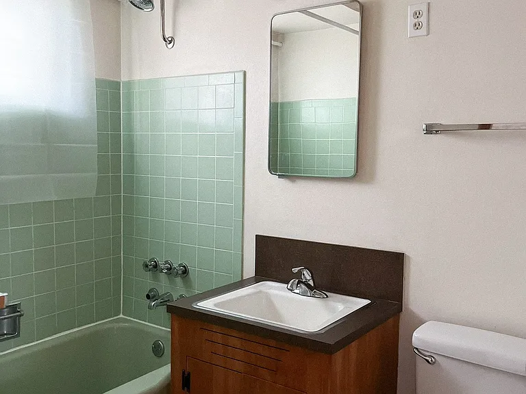 3724 SE 40th Ave #F — Photo 1