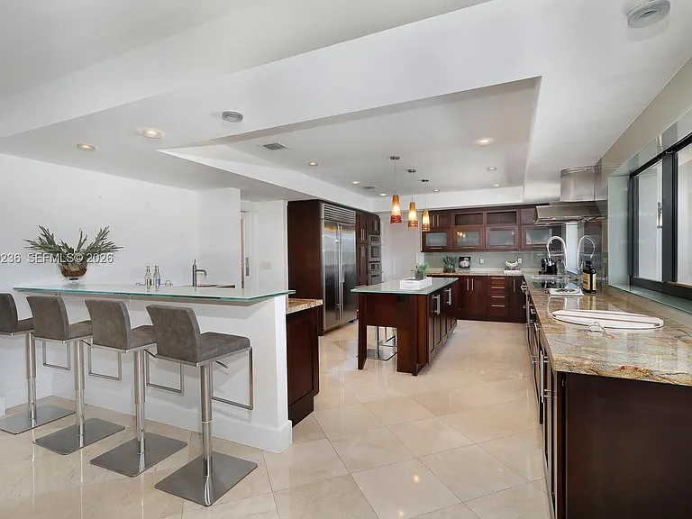 3425 Alhambra Cir — Photo 31