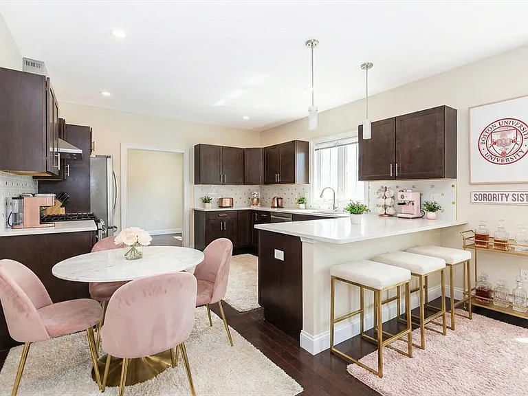 120 Jerome St #121 — Photo 4