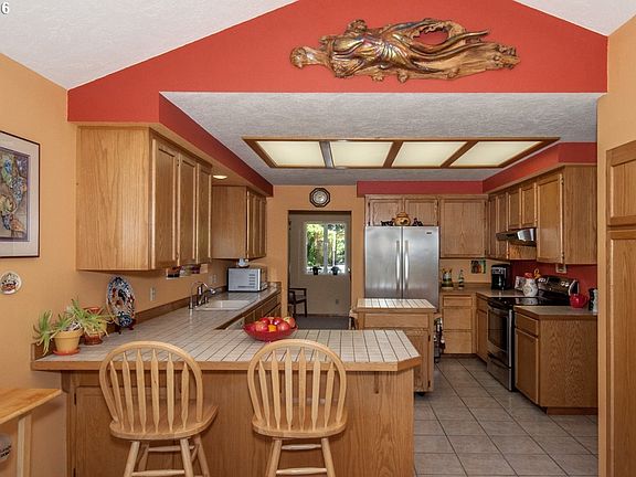 3rd image of 275 La Fiesta Dr