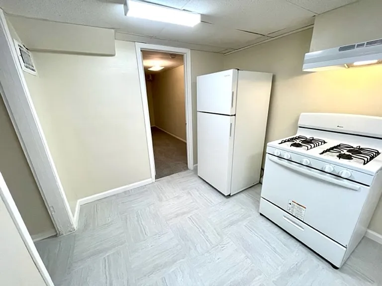 1203 E Walnut St #D — Photo 8
