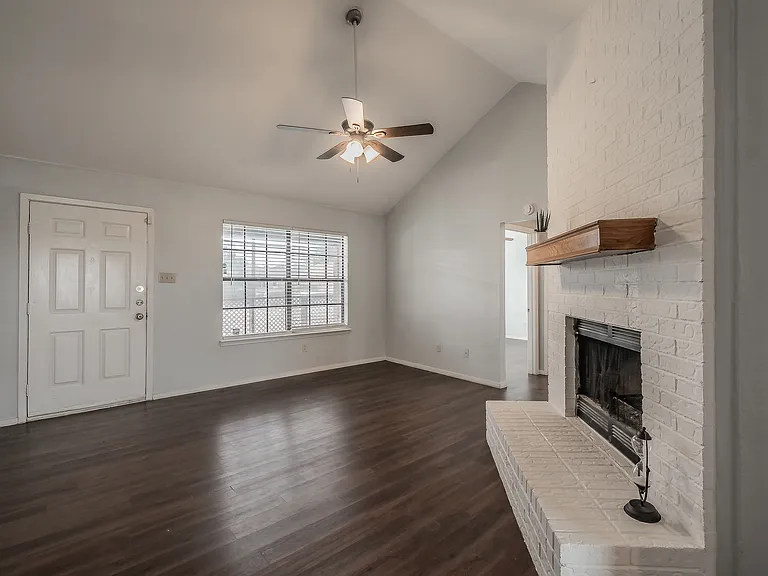 422 Signal Hill Ct N — Photo 13