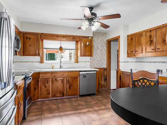 5th image of 36 Eldridge Ave