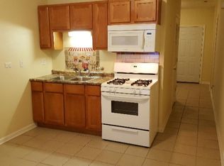 940 W 32nd Pl APT 1R, Chicago, IL 60608