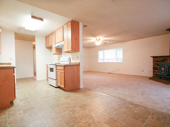 3rd image of 955 Matson Dr