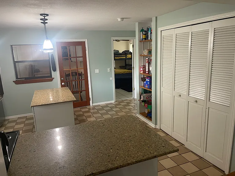 200 Palm Ave E — Photo 5