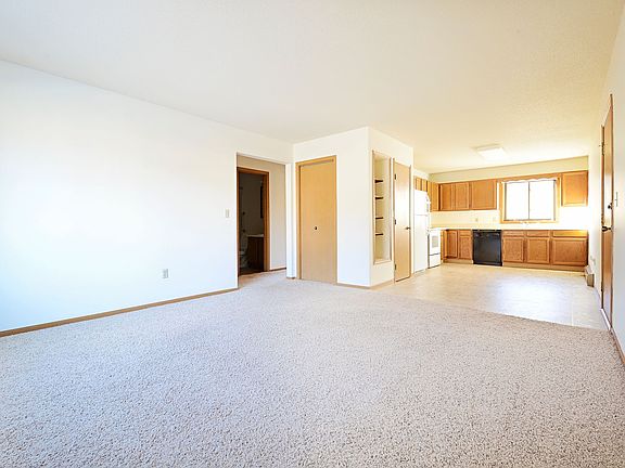 3rd image of 719 28th Ave SW APT 2
