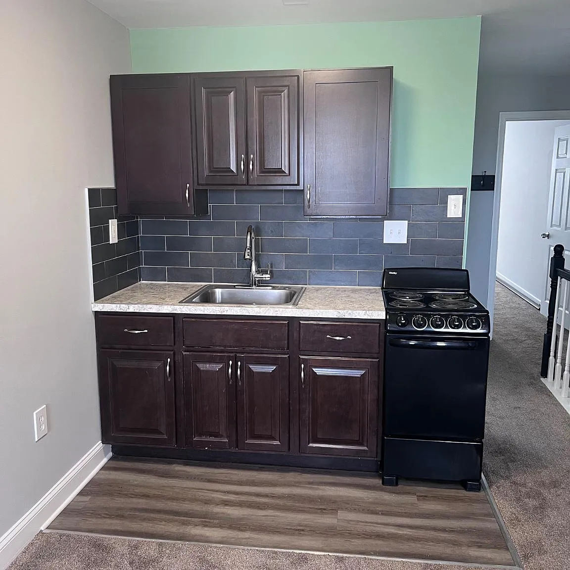 1 bed, 1.0 bath, 1192 sqft, $1,050 — Photo 1