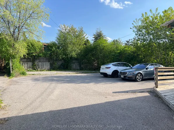 149 Finch Ave W, Toronto, ON M2N 2J1