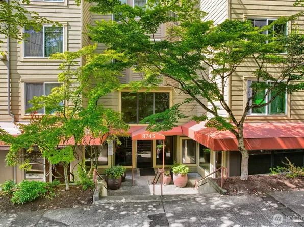 8745 Greenwood Avenue N #409, Seattle, WA 98103