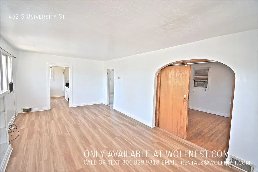 5 bed, 1750 sqft, $2,895 — Photo 2
