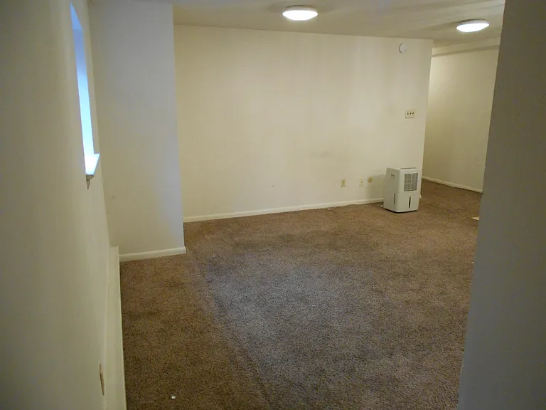 1417 E Tremont St #4 — Photo 13