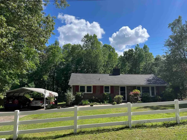 210 Barry Dr, Greer, SC 29650
