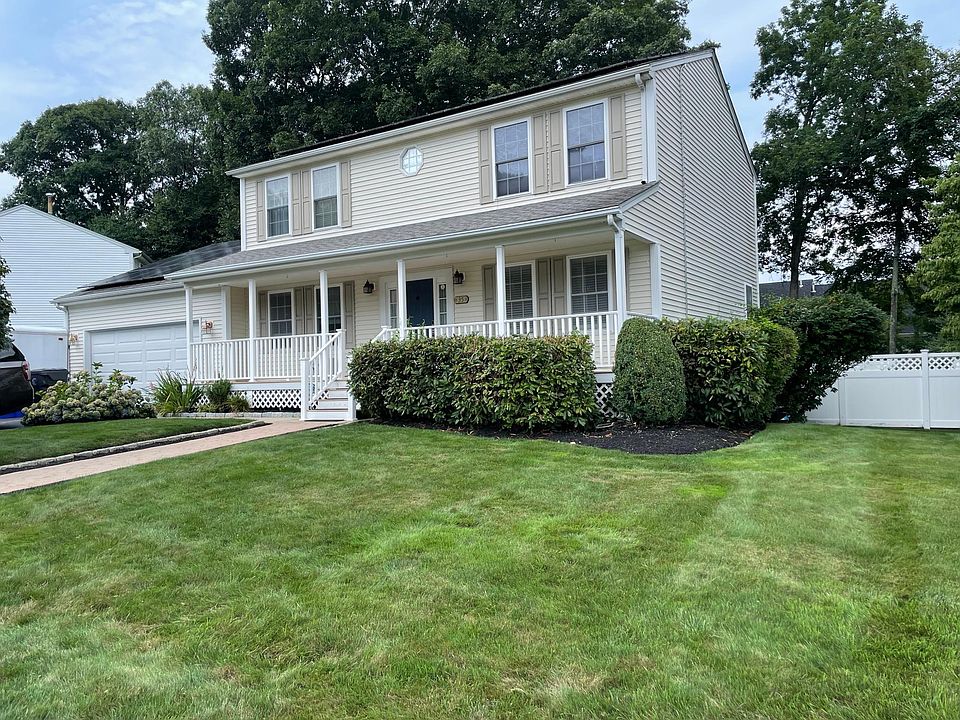 1st image of 35 Gilcrest Dr