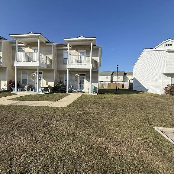 1131 Century Oaks Dr #C — Photo 2
