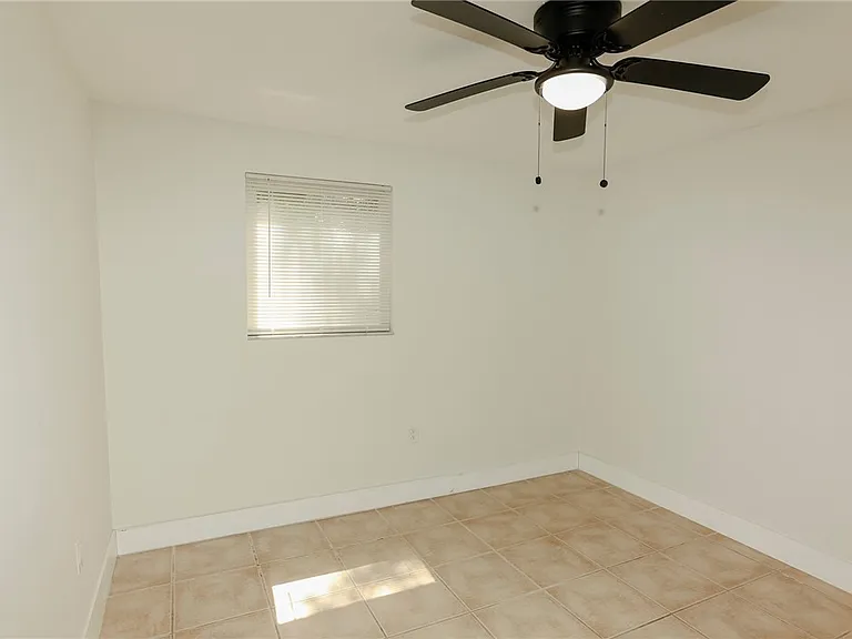2055 Braman Ave — Photo 7