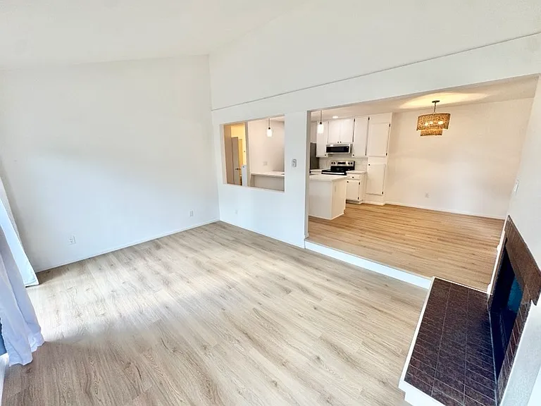 13765 Ruette Le Parc #F — Photo 8