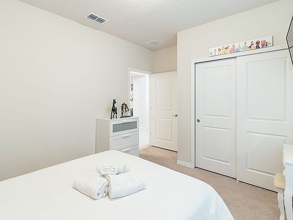 5th image of 920 Paradise Dr