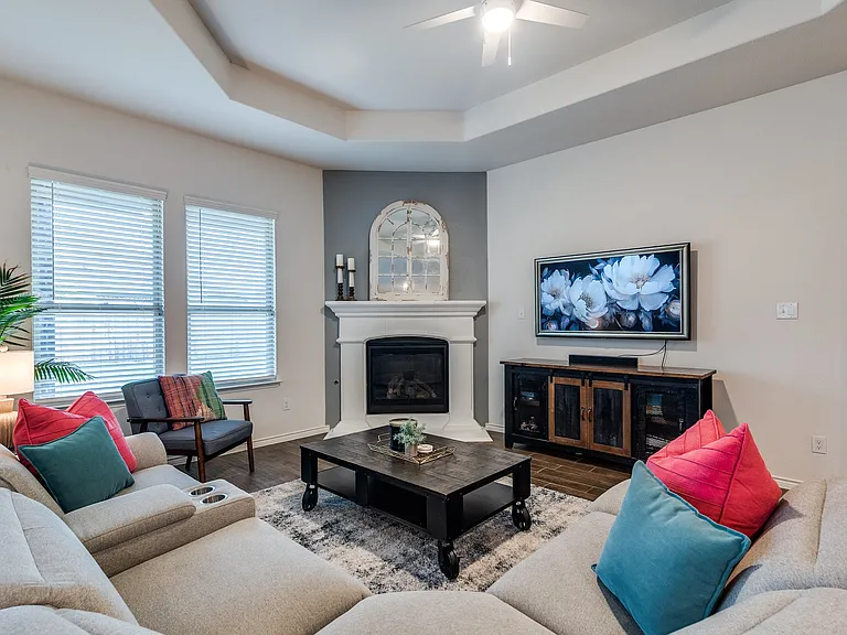 3129 Maverick Dr — Photo 5