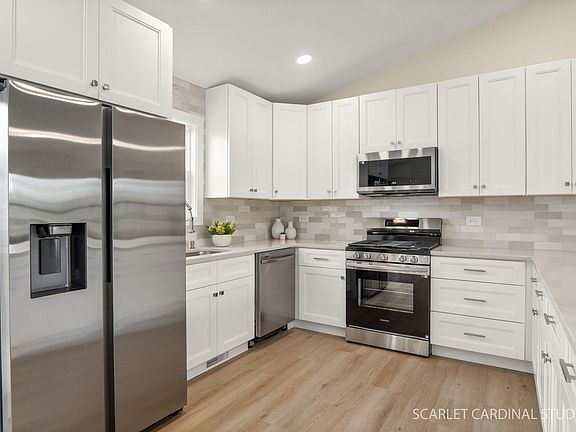 4th image of 517 Savannah Ln
