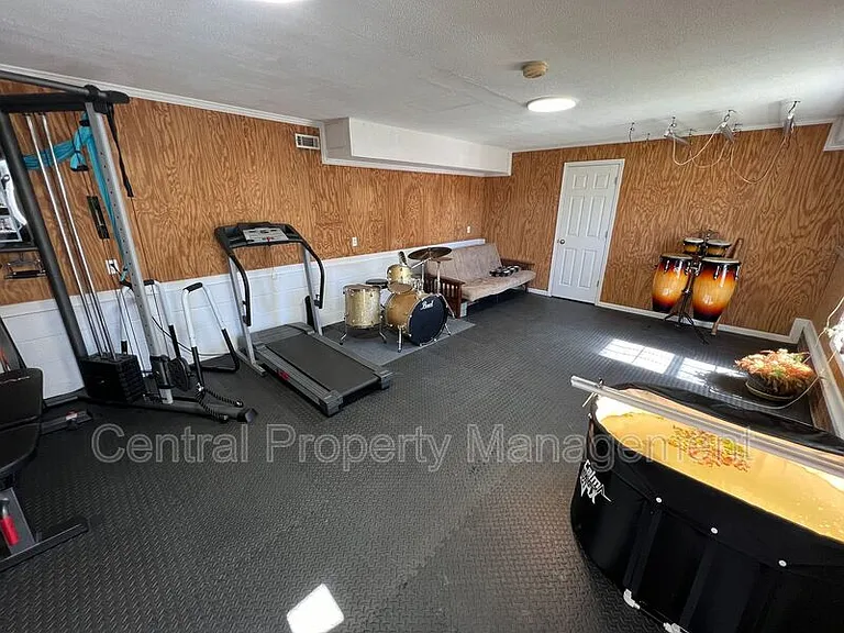 1014 Old Mill Rd — Photo 36