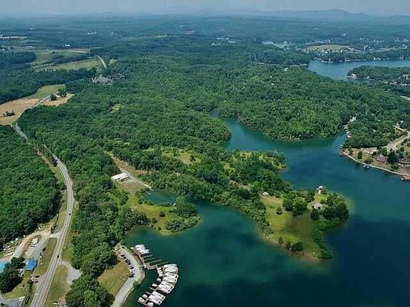 2nd image of 22 Grande Lake Cir