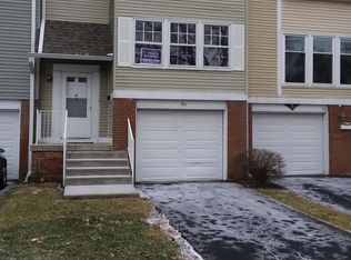 921 Cardiff Ct, Schaumburg, IL 60194