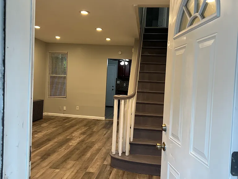 145 E Pleasant St — Photo 2