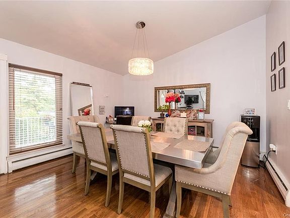 4th image of 2934 Hering Ave
