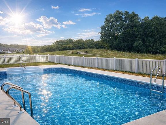 4th image of 9354 Drumman Dr